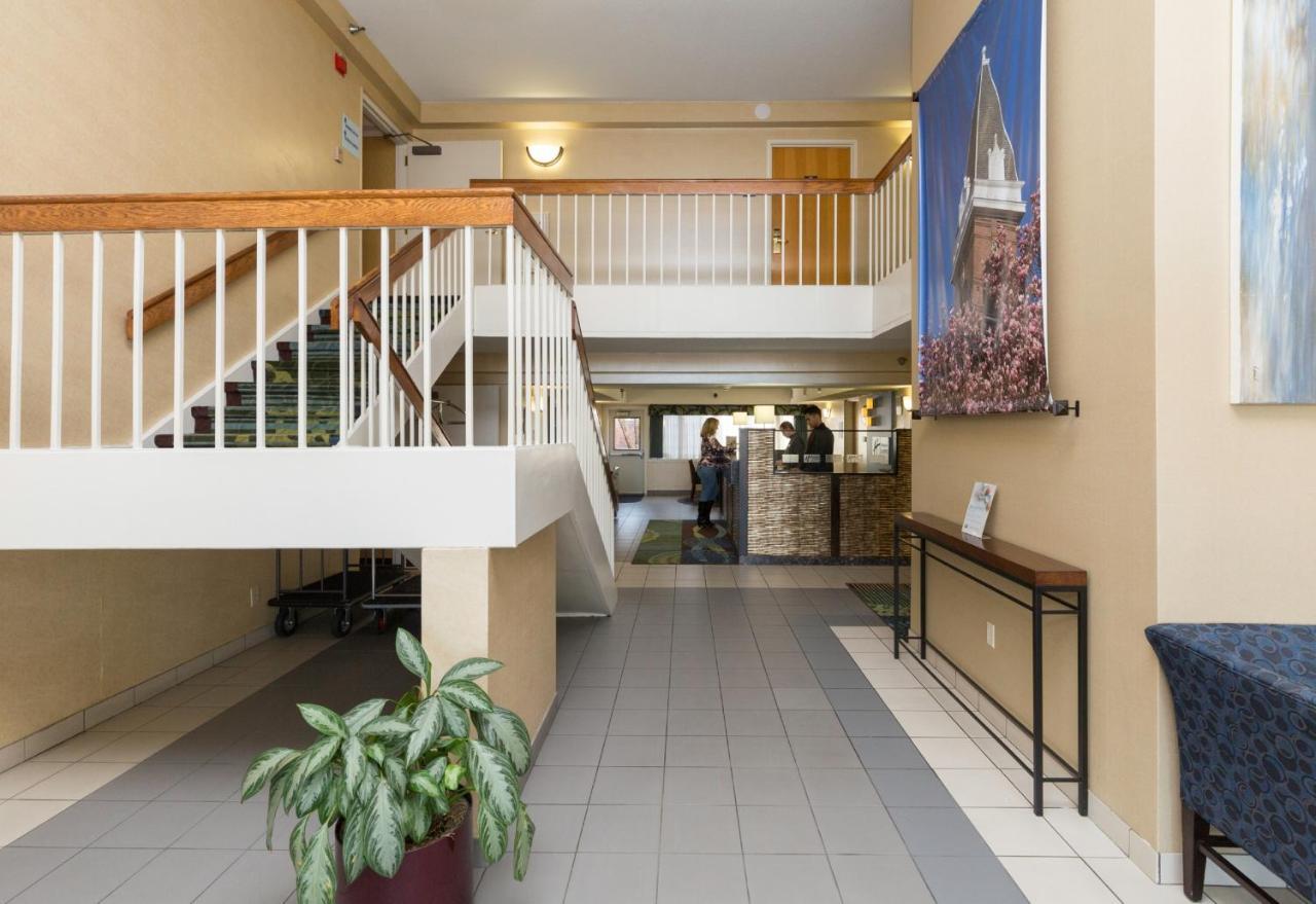 Holiday Inn Express Des Moines-At Drake University, An Ihg Hotel Exterior photo